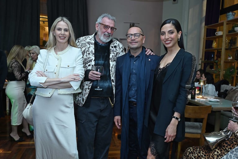Rocio Vivas, Fabian Medina Flores y Alexia Toumekian acomapañaron a Benito Fernández (Foto: Prensa).