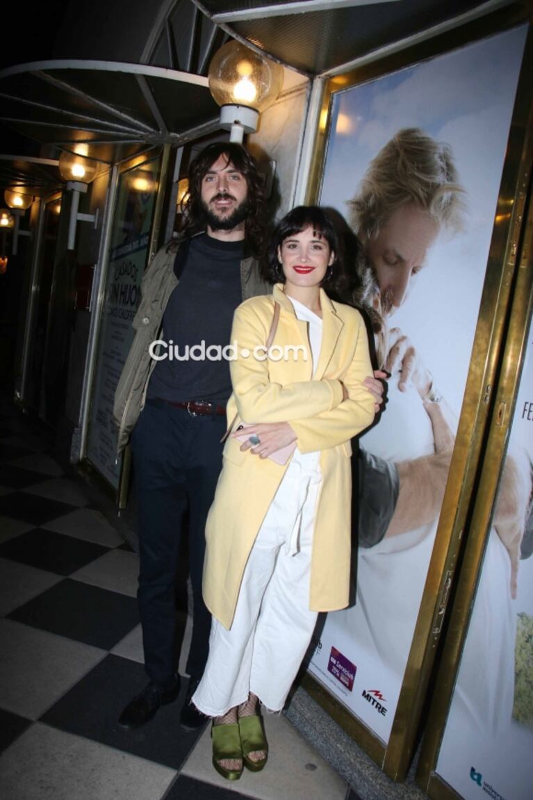 Rodeados de amor y fans, Araceli González y Facundo Arana debutaron con Los puentes de Madison