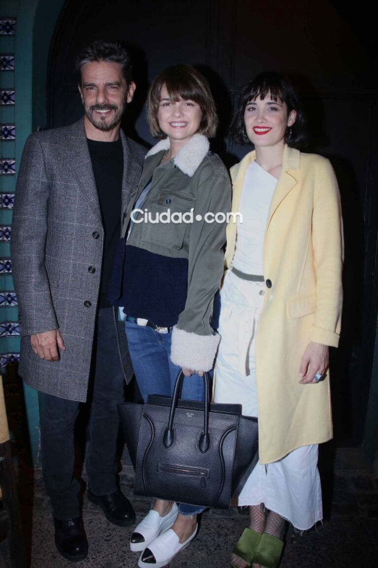 Rodeados de amor y fans, Araceli González y Facundo Arana debutaron con Los puentes de Madison 