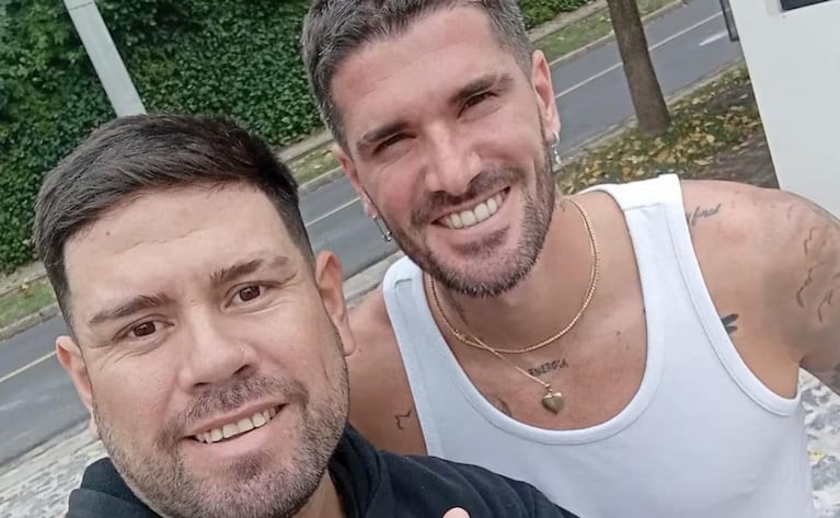 Rodrigo de Paul con el repartidor. Crédito: Instagram