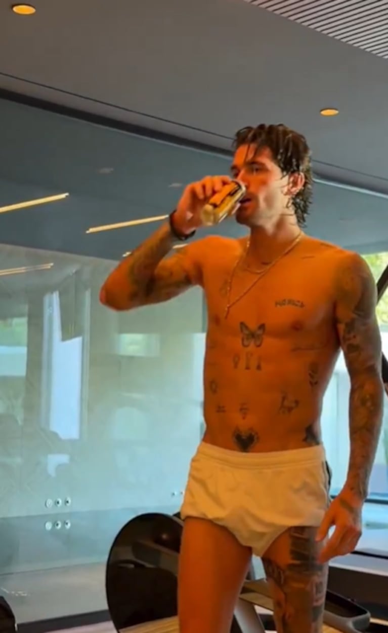 Rodrigo de Paul entrenó sin remera. Foto: X | dataracingok