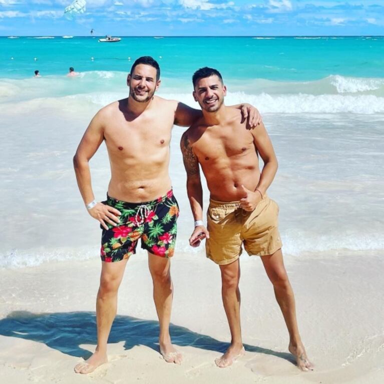 Rodrigo Lussich y su novio: el álbum de fotos de las románticas vacaciones en Punta Cana