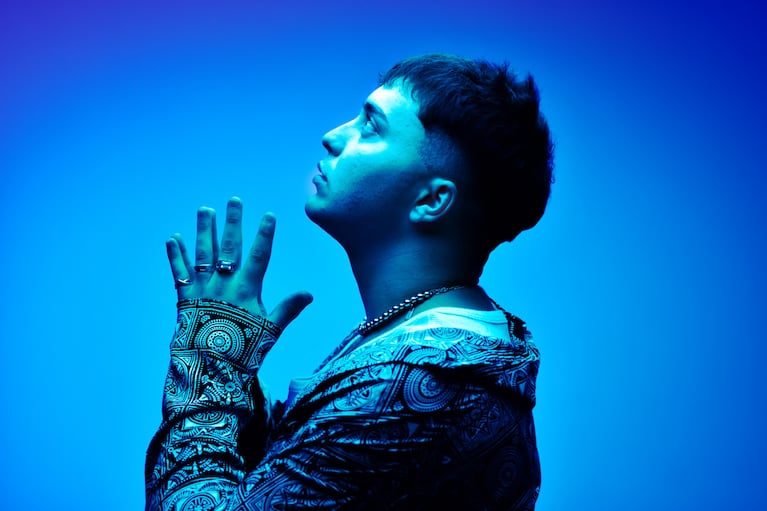 Rogli presenta single y video: “Disculpame Señora”