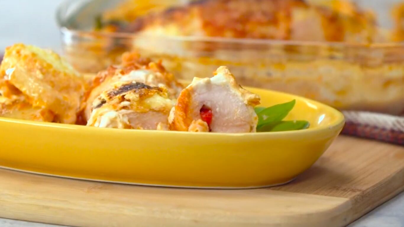 roll, pollo, pimientos