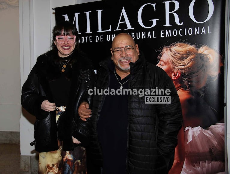 Roly Serrano en el estreno de la obra de Leticia Brédice (Foto: Movilpress).