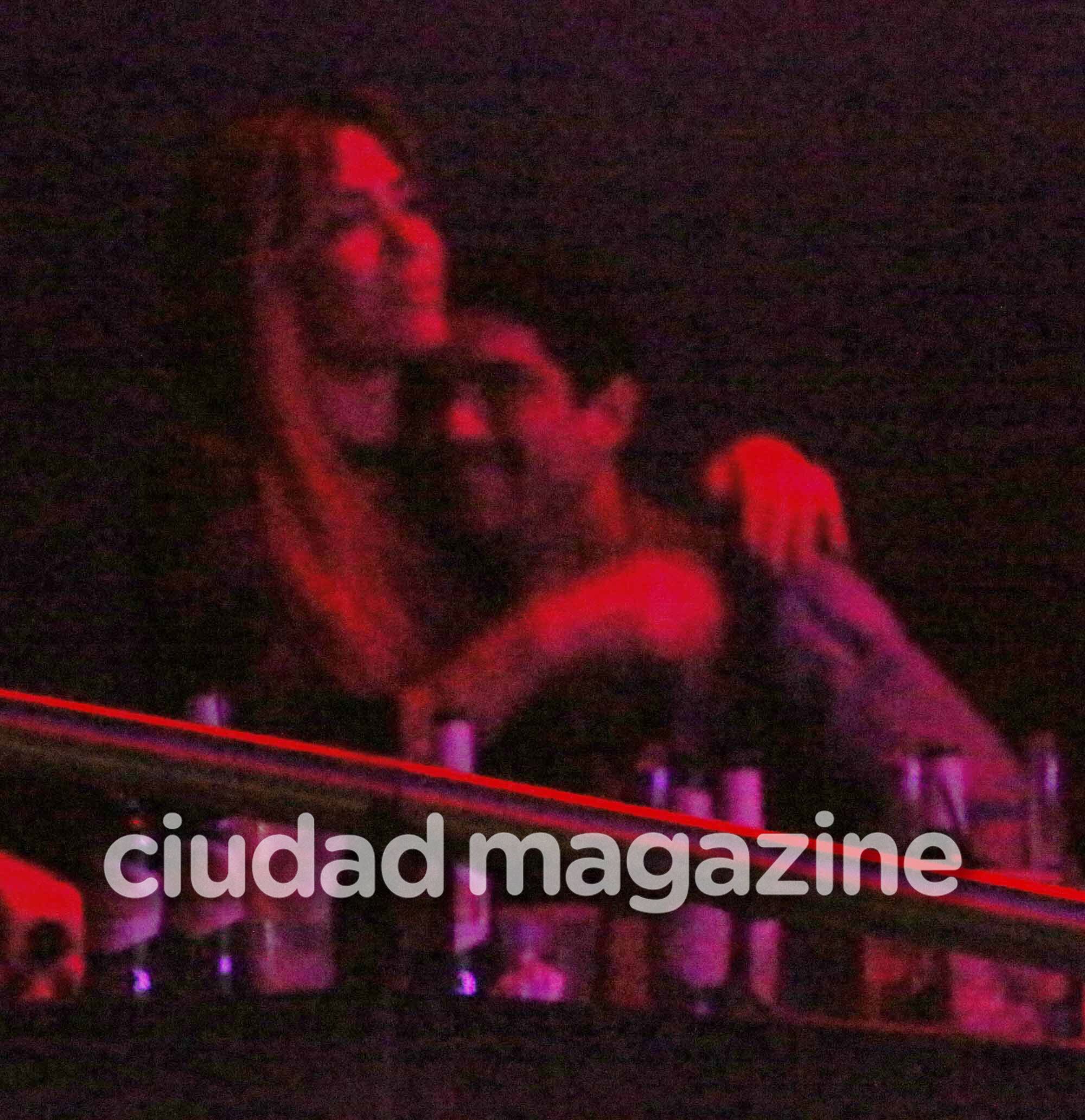 ¡Romance blanqueado! La primera salida oficial de Jimena Barón y Rodrigo Romero. (Foto: Movilpress)