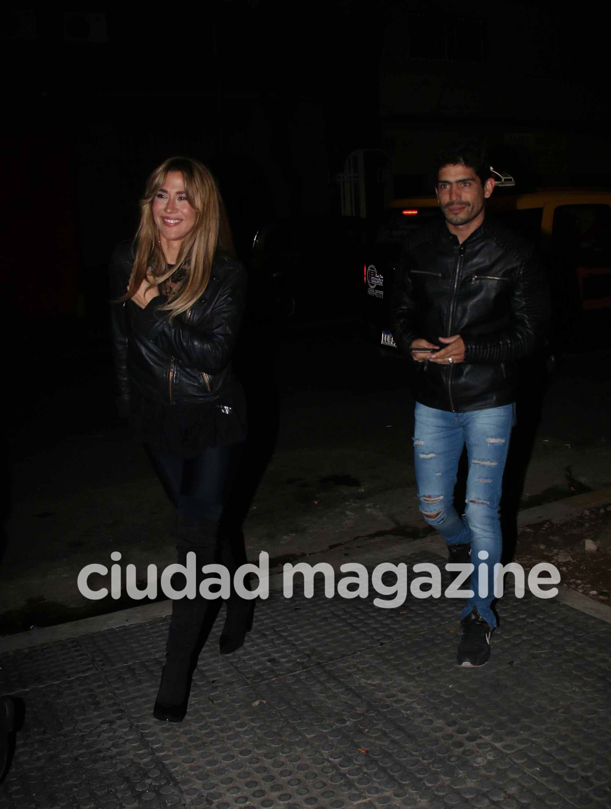 ¡Romance blanqueado! La primera salida oficial de Jimena Barón y Rodrigo Romero. (Foto: Movilpress)
