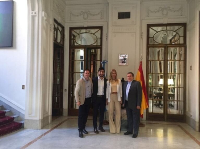 ¡Romance confirmadísimo! Nicole Neumann y Facundo Moyano, presentación oficial en España