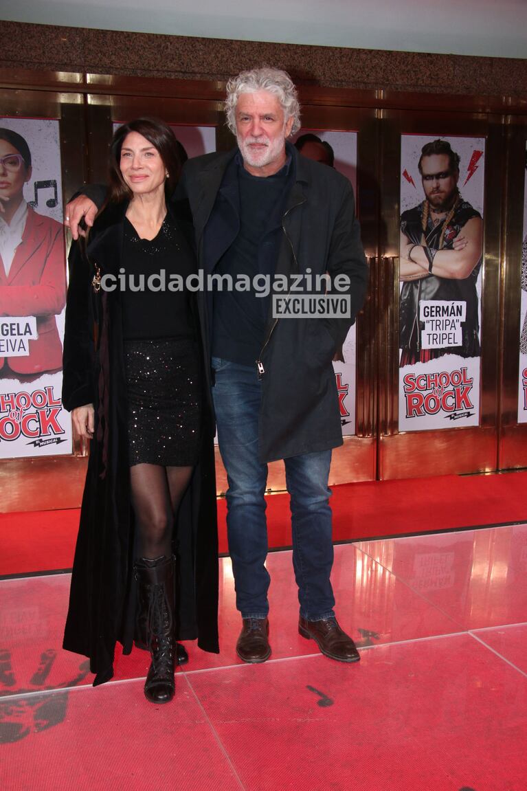 Romina Gaetani con su pareja en estreno de School of Rock (Foto: Movilpress).