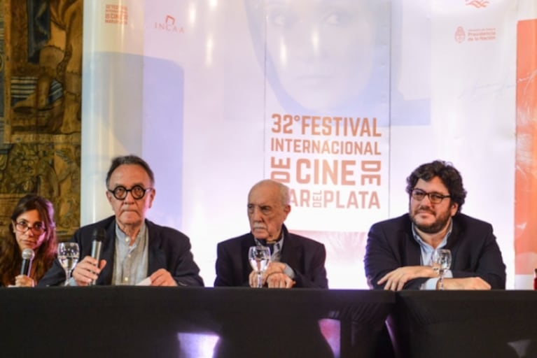 Romina Gaetani, diosa en al presentación de la programación del Festival de cine de Mar del Plata