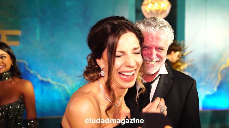 Romina Gaetani y su expareja en el Martín Fierro 2024 (Foto: Ciudad Magazine). 