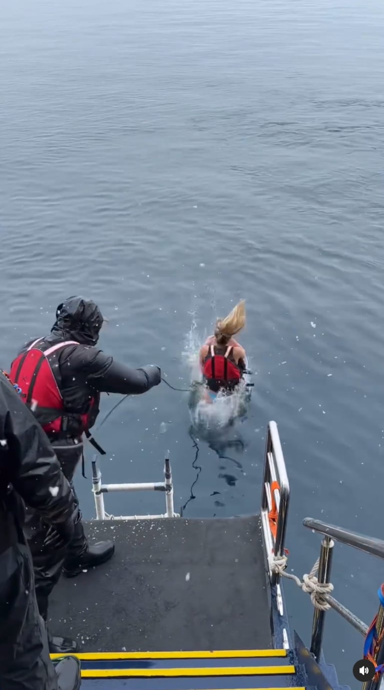 Romina Malaspina se tiró de cabeza al agua ¡helada! en la Antártida: el impactante video