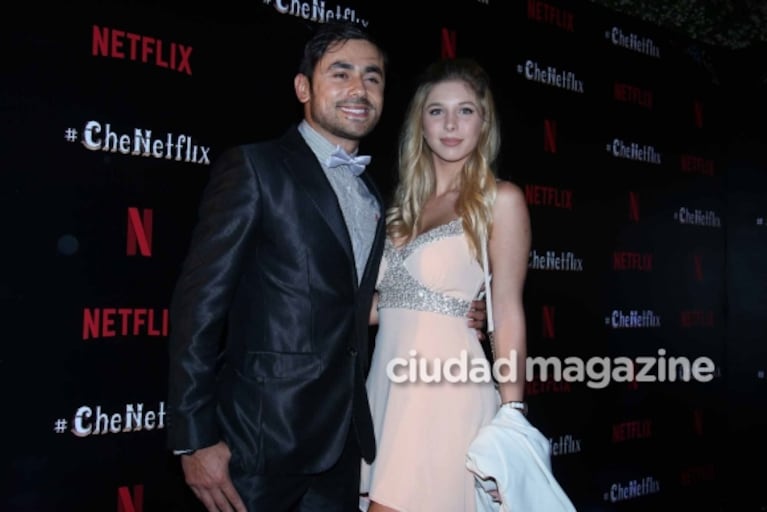 Romina Malaspina, súper apasionada con el actor Daniel Pacheco en una fiesta 