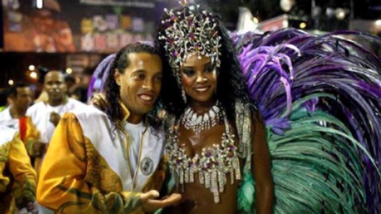 Ronaldinho, durante el Carnaval de Río de Janeiro. (Foto: Web.)