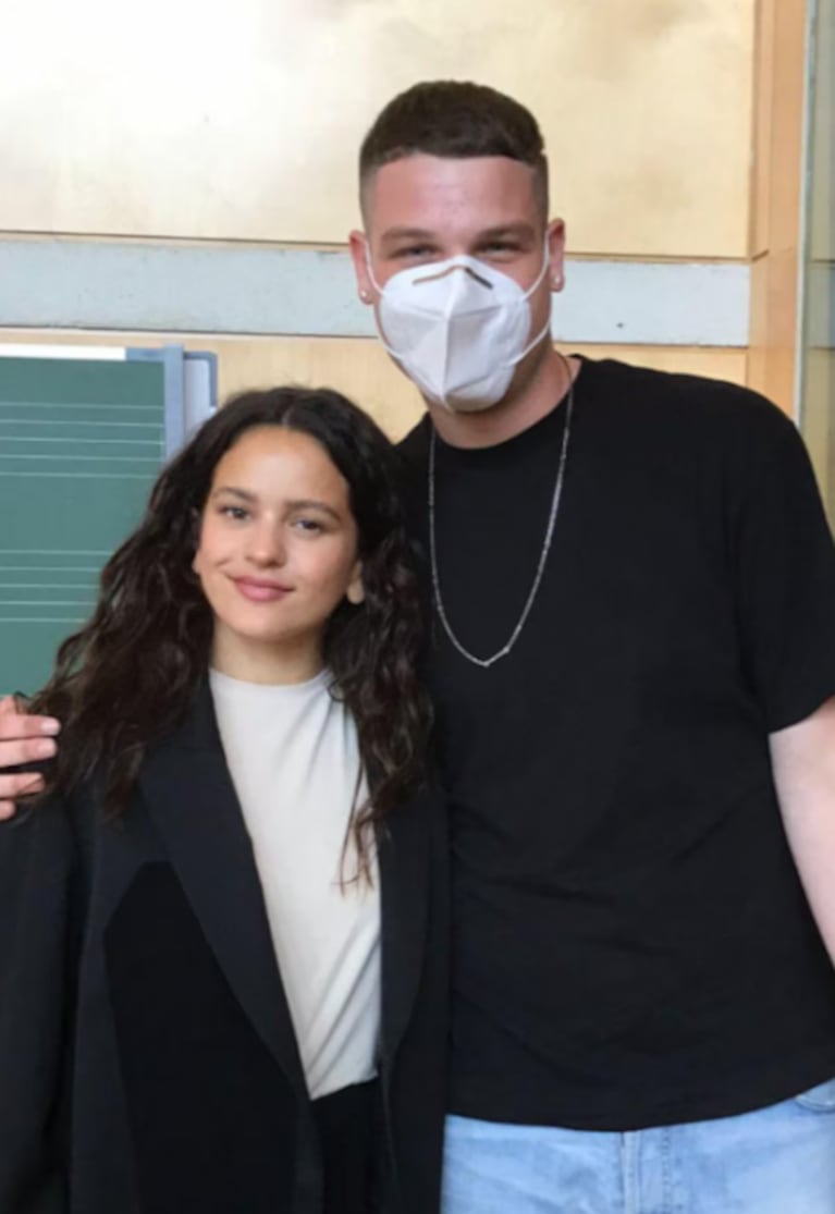 Rosalía se reencuentra con un exalumno al que dio clases de canto hace más de diez años: la historia viral | Créditos: Instagram @holasocelpol