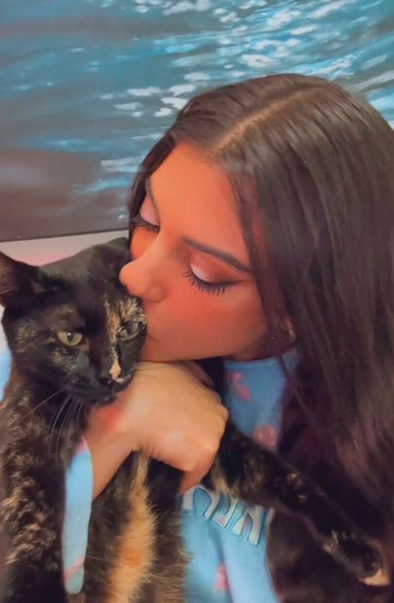 Rosina Beltrán de Gran Hermano 2023 se reencontró con su gatita Mágica, tras cuatro meses sin verla: video