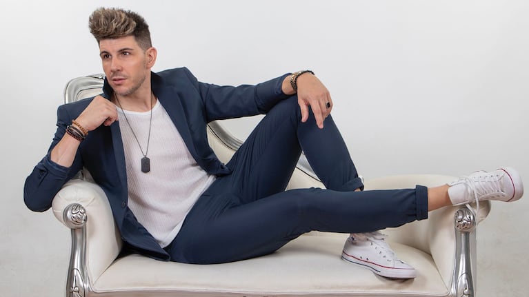 Rubén Alegría llega por primera vez a la Argentina: la voz revelación del pop español