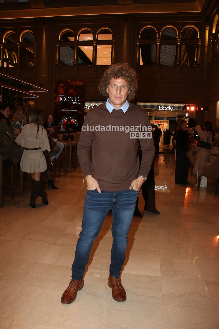 Rulo en la noche porteña (Foto: Movilpress).