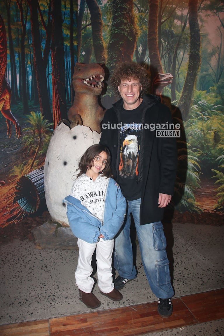 Rulo y su hija en el estreno de Dinosaurios (Fotos: Movilpress).