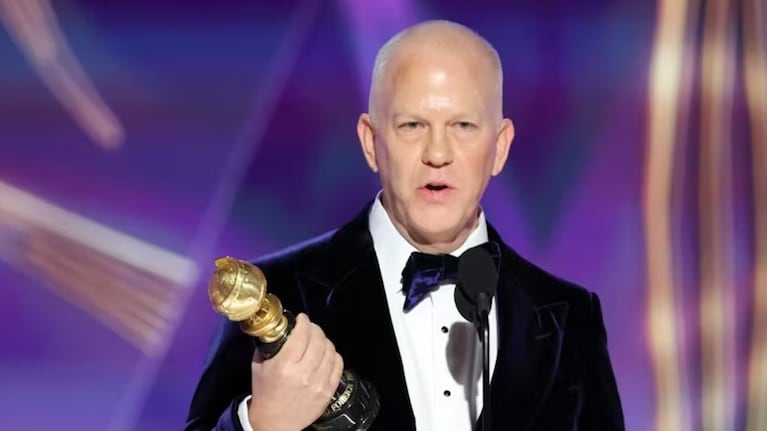Ryan Murphy durante una ceremonia con su reconocimiento.