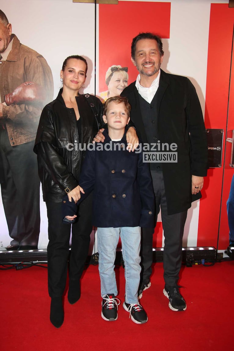 Sabrina Garciarena, Germán Paoloski y su hijo Beltrán (Foto: Movilpress)