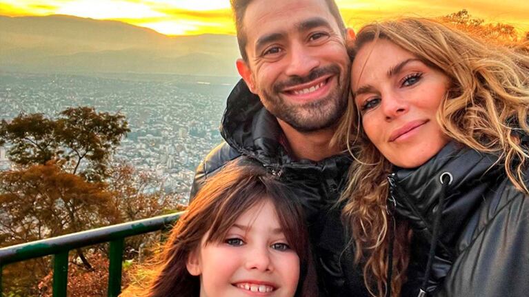 Sabrina Rojas compartió una tierna foto junto a su hija con Luciano Castro y al Tucu López.