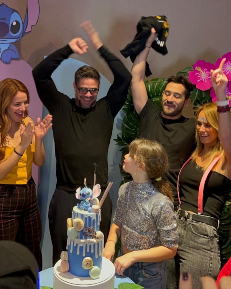 Sabrina Rojas con el Tucu y Luciano Castro con Flor en un cumple de Esperanza.
