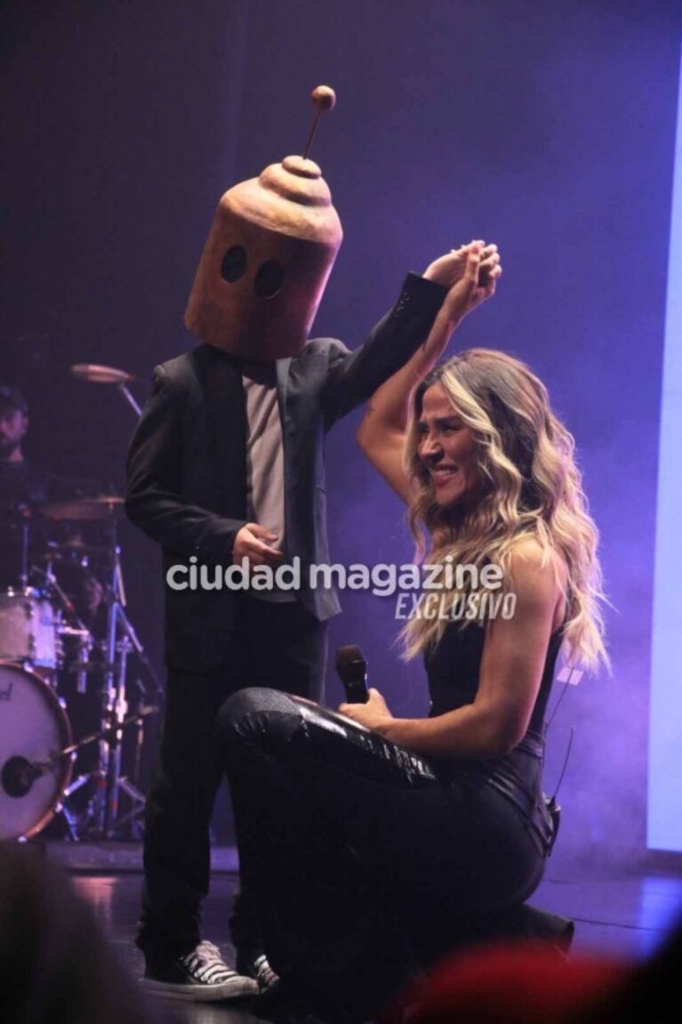 Sabrina Rojas fue con su hija Esperanza Castro al show de Jimena Barón, la ex del Tucu López