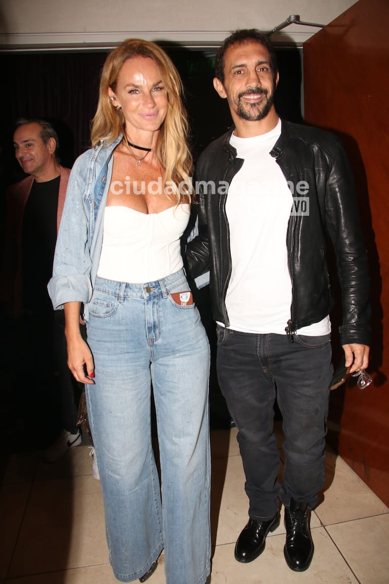 Sabrina Rojas y José Chatruc, enamorados en la noche porteña (Foto: Movilpress).