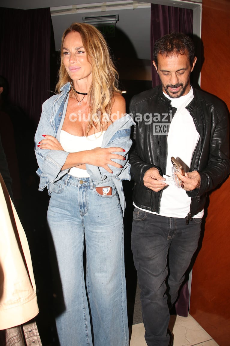 Sabrina Rojas y José Chatruc, enamorados en la noche porteña (Foto: Movilpress).