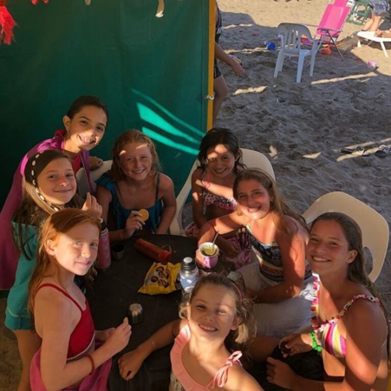 Sabrina Rojas y las fotos de sus vacaciones a puro juego con sus hijos en Mar del Plata: "¡La pasan bomba!"
