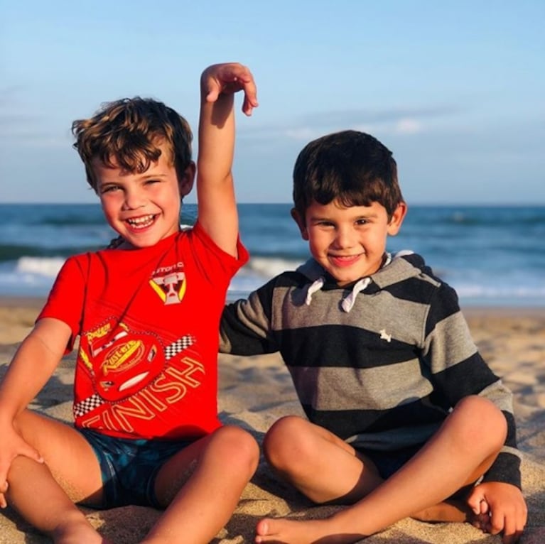 Sabrina Rojas y las fotos de sus vacaciones a puro juego con sus hijos en Mar del Plata: "¡La pasan bomba!"