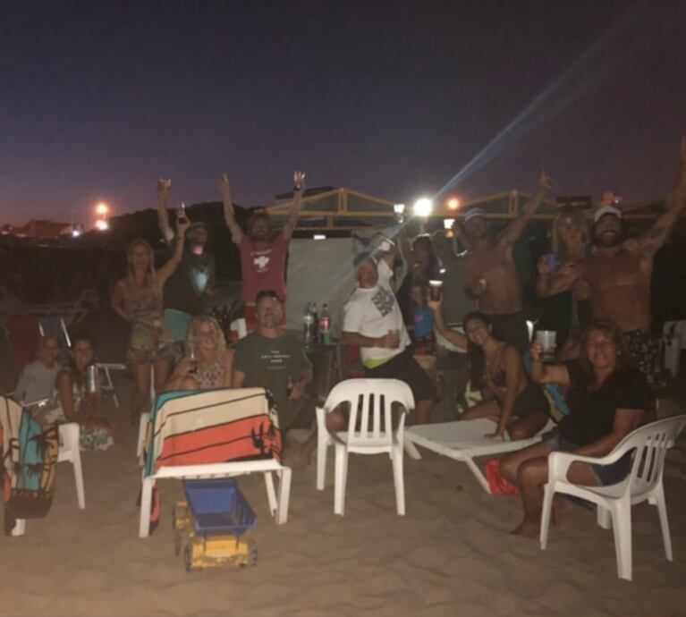 Sabrina Rojas y su foto abrazada a Luciano Castro: "Salió cena en la playa"