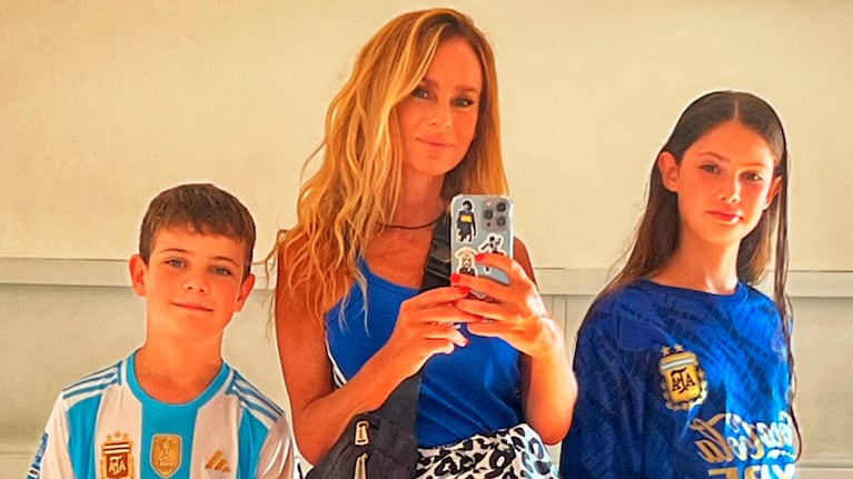 Sabrina Rojas y sus hijos fueron a alentar a la Selección Argentina por primera vez.
