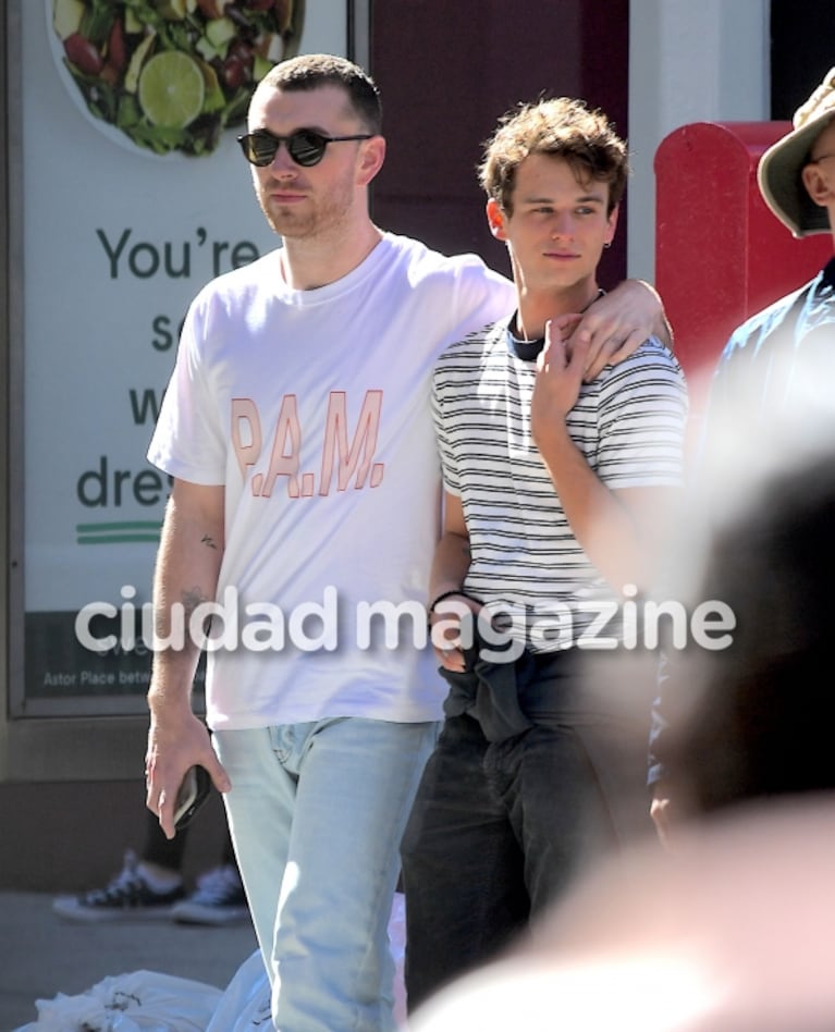 ¡Salió del clóset hace 15 días! Brandon Flynn, de 13 Reasons Why, a los besos en la calle con el cantante Sam Smith