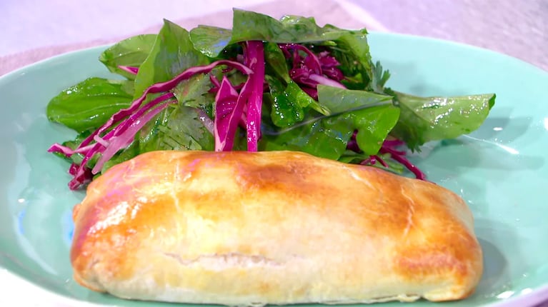 Salmón en hojaldre con ensalada fresca: seguí esta receta y sorprendé a todos 