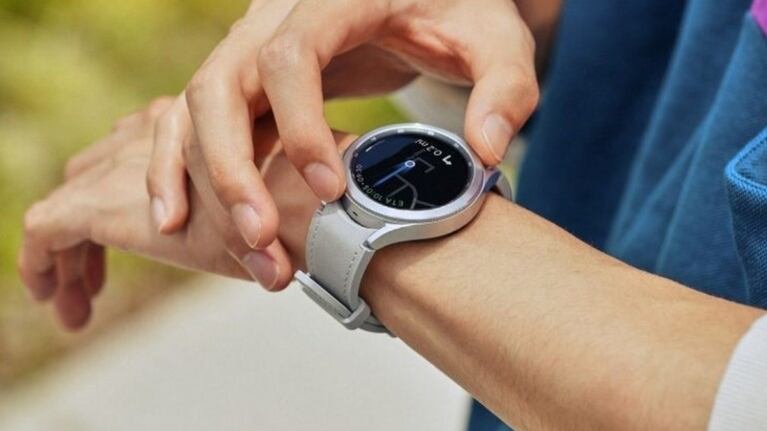 Samsung lanza una app que permite usar como 'walkie talkie' sus Galaxy Watch 4. Foto: DPA.