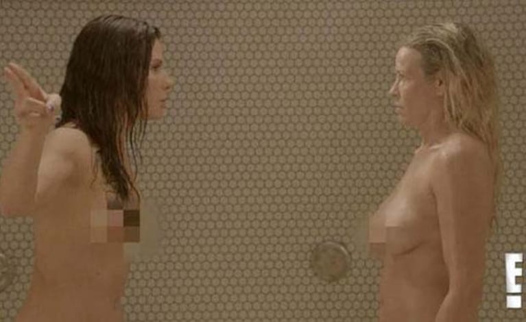 Sandra Bullock y Chelsea Handler, completamente desnudas. (Captura TV: E! Entertainment)