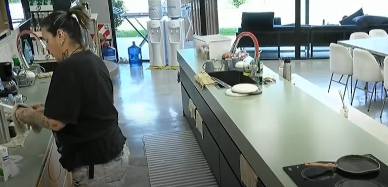 Sandra realizó una acción poco higiénica. Foto: captura Telefe