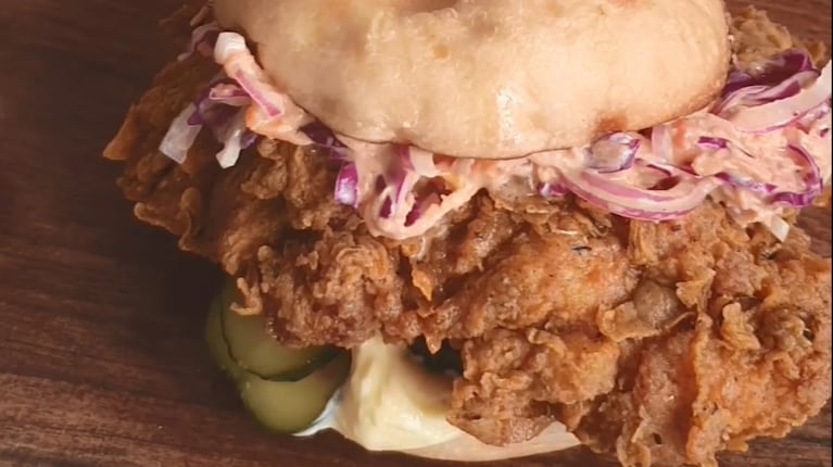 Sandwich de pollo frito: receta simple, paso a paso 