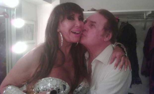 Santiago Bal fue a ver a moria Casán al teatro. (Foto: Twitter Moria Casán)