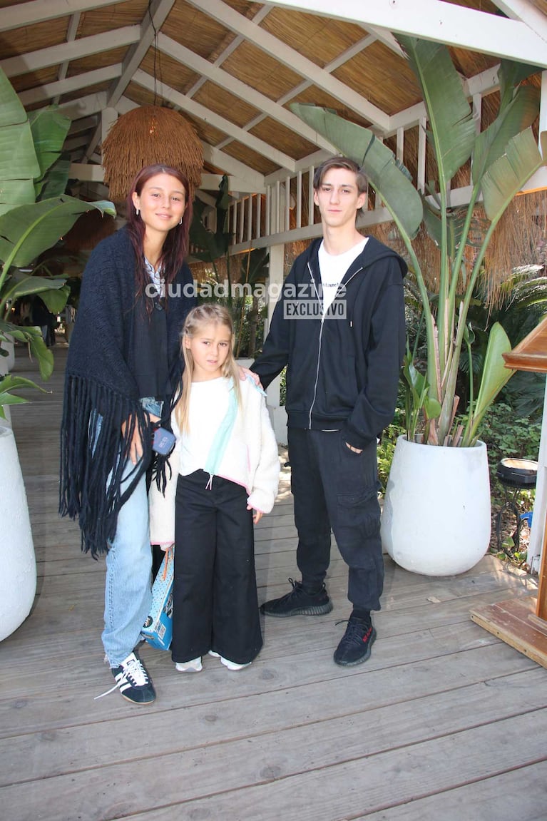 Santino y Delfina García Moritán y Fancesca Garavaglia (Foto: Movilpress)