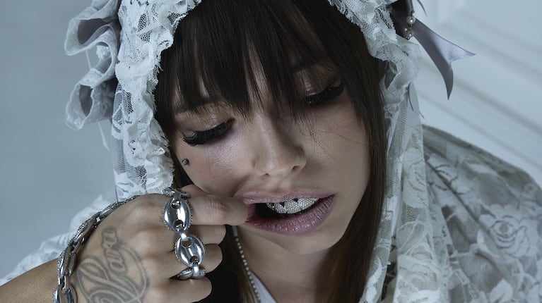 Saramalacara estrena el video de “En la Oculta” y revive su historia antes de “Mataderos”