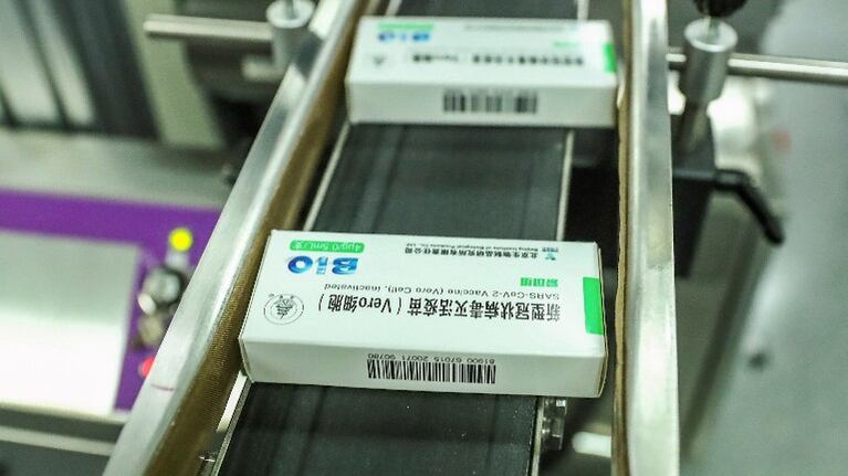 Se autoriza la primera vacuna para aplicación general en China. Foto: AP.