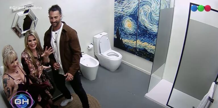 Se filtró una foto del baño oculto que se encuentra en el sum.