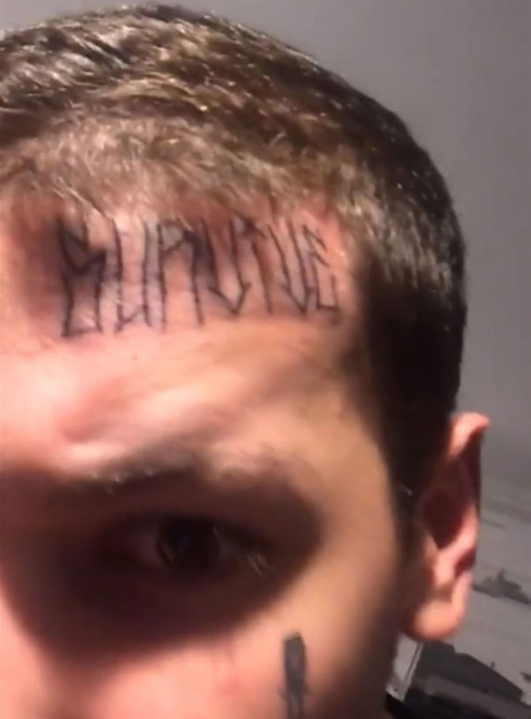 ¡Se tatuó la cara! Los nuevos tatuajes de Alexander Caniggia: mirá las fotos