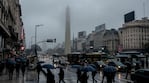 ¿Se va la primavera? Tormentas fuertes y bajón de temperatura en Buenos Aires: qué días llueve (foto IA)
