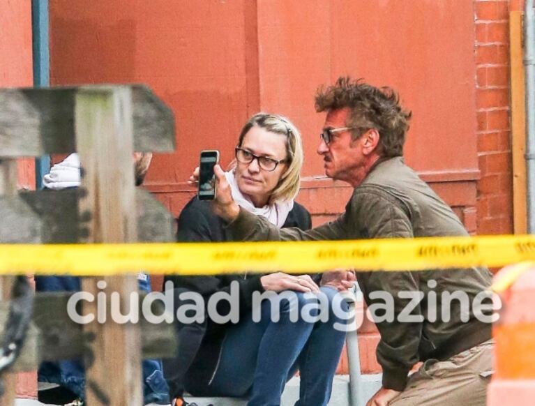 Sean Penn increpó en plena calle al novio de su hija: el incontenible llanto de su exmujer, Robin Wright