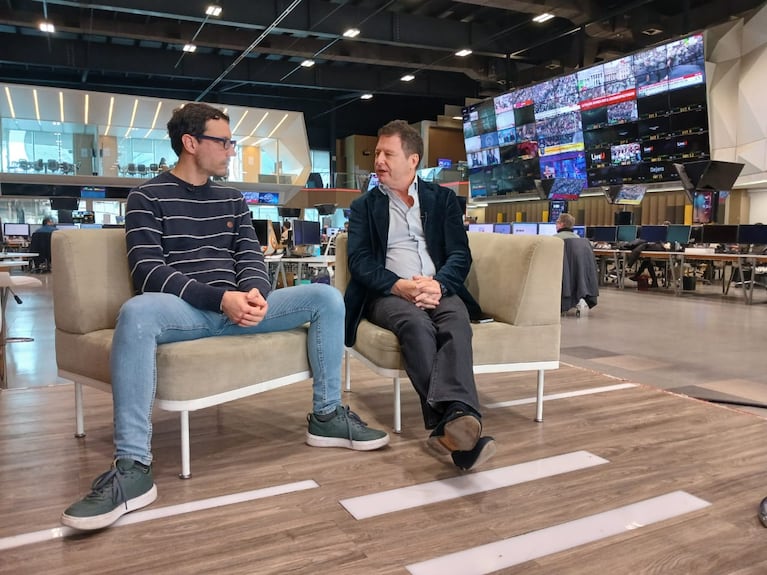 Sebastián Darcyl en el Centro de Contenidos Multiplataforma de Artear.