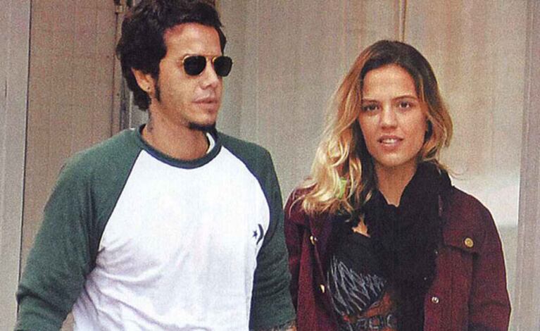 Sebastián Ortega, feliz con su novia (Foto: Revista Gente). 